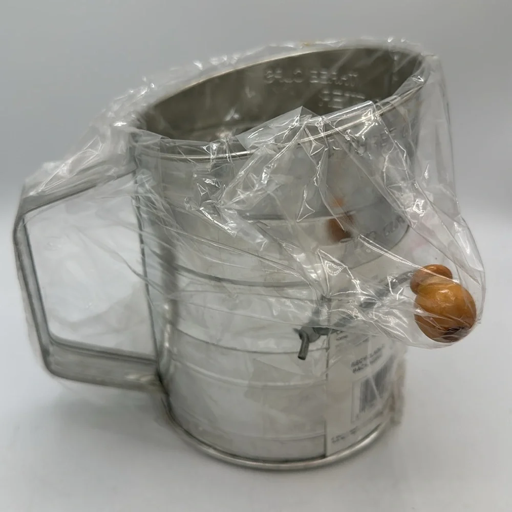 3-cup metal flour sifter
